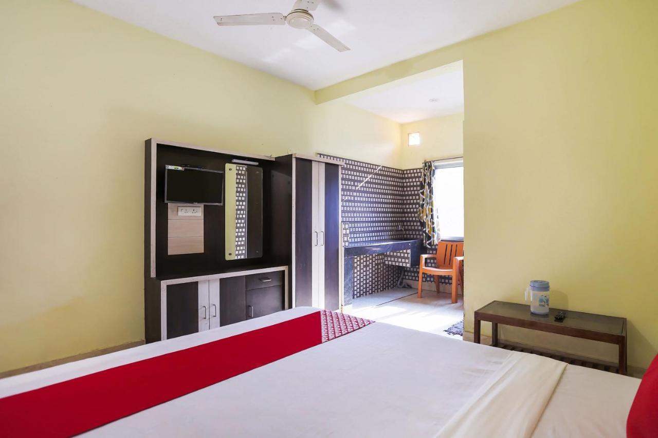 Oyo 68370 Subhalaxmi Guest House Пури Экстерьер фото