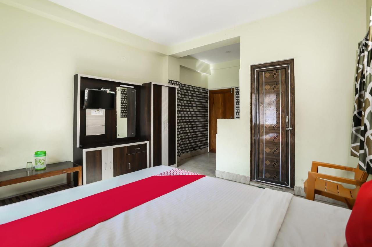 Oyo 68370 Subhalaxmi Guest House Пури Экстерьер фото